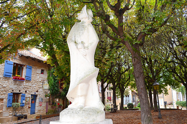 Simple Cyrano de Bergerac statue, Bergerac, France