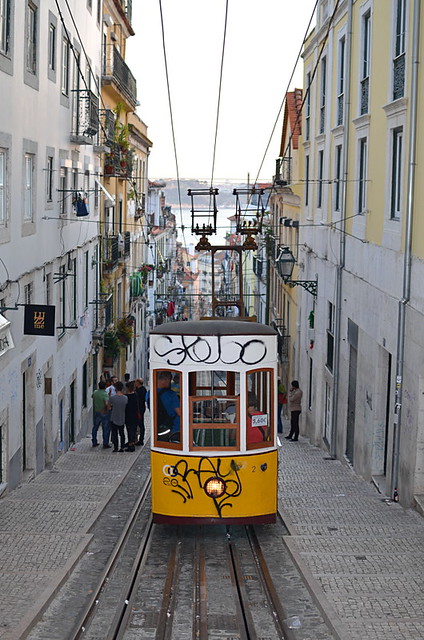 Tram, Rua da Bica, Bairro Alto, Lisbon