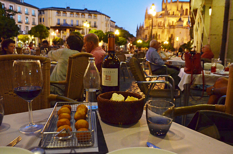 Tapas dinner on Plaza Mayor, Segovia