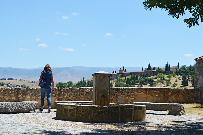 Quiet plaza, Segovia