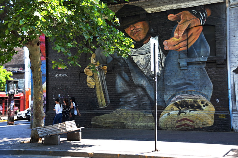 Street art, Pio Nono, Santiago, Chile