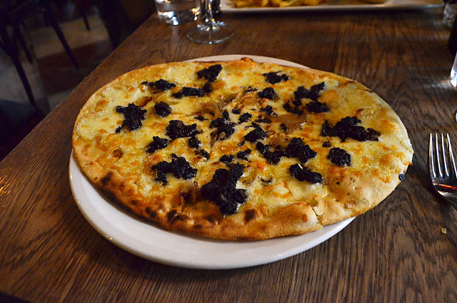 Morcilla pizza, Madrid, Spain