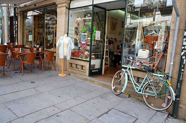 Indie shops on Rua das Flores, Porto