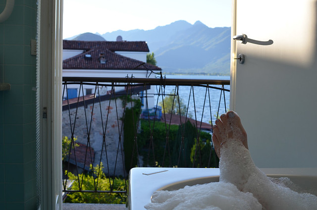 Bath with a view Isola dei Pescatori, Italy