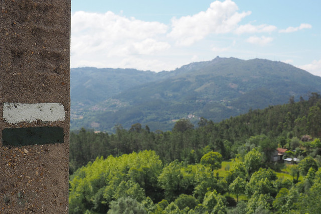 Deceptive waymarks, Minho, Portugal