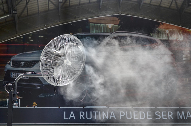 Heatwaves in Britain - how Madrid deals with summer, a water mist fan, Atocha Station