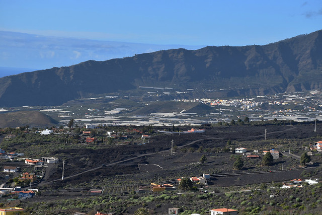 Road through the lava, La Palma