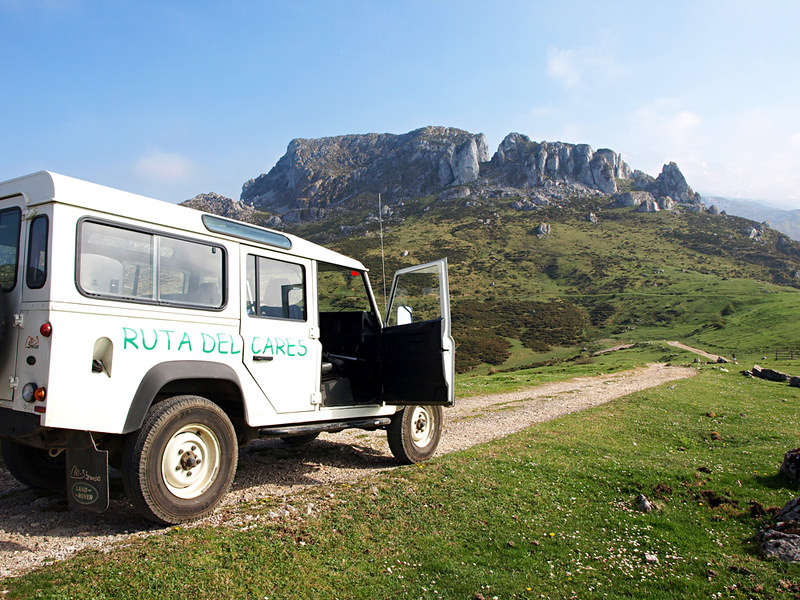 Landrover in Picos de Europa, Asturias