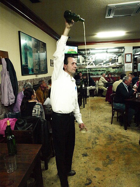 Pouring cider at Casa Lin, Avilés